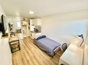 New Cosy Studio centre-ville Orsay, calme et confort